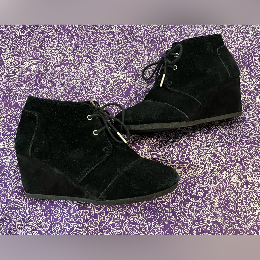 TOMS - Colette Wedge Ankle Bootie - Black Suede Microsuede Classic Boot